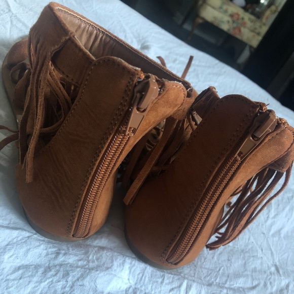 Sandals - Picture 2 of 3